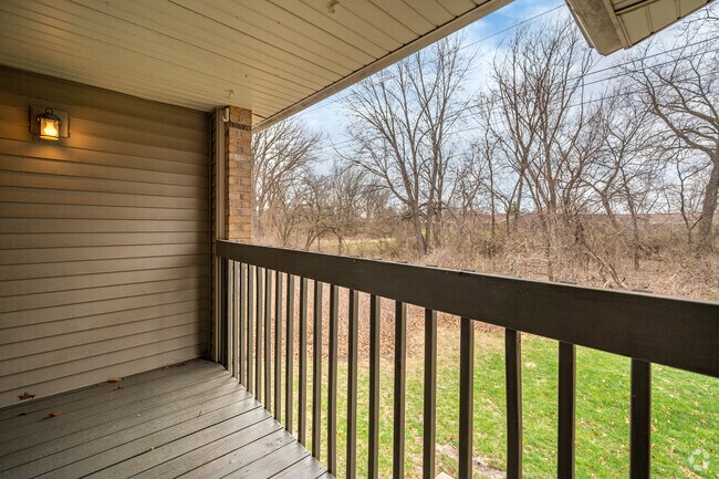 3601 Kingston 2BR, 2BA - 1,025SF - Balcony