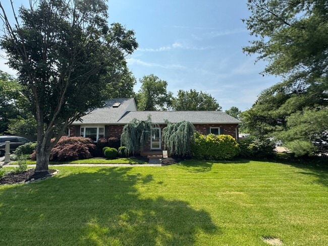 Building Photo - Beautiful 3 Bed 2.5 Bath Single Family Hom... Rental