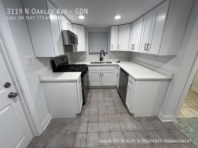 Building Photo - 3119 N Oakley Ave Unit GDN