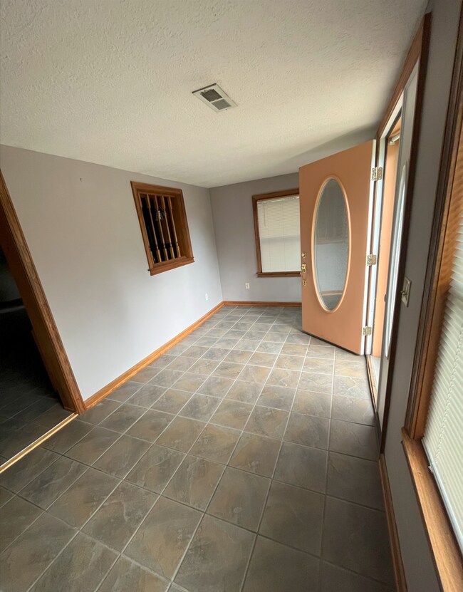 mudroom - 258 E Hubert Ave