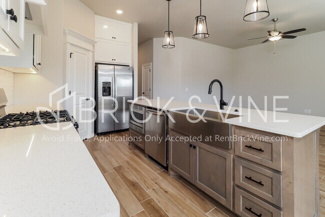 Photo - 5341 Lannister Lane