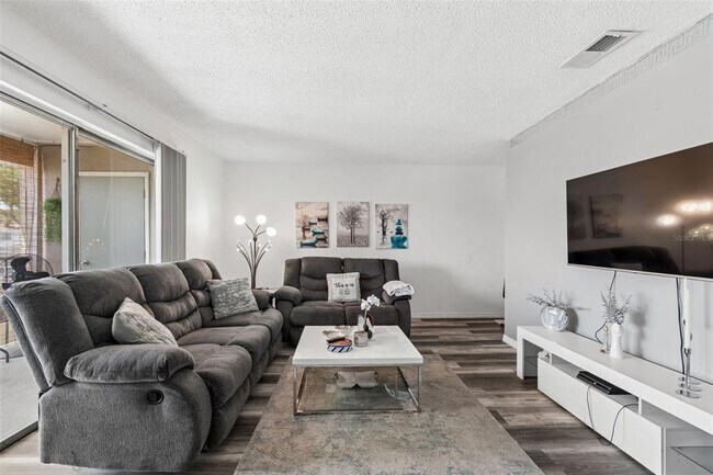 Photo - 7210 N Manhattan Ave Unit 523