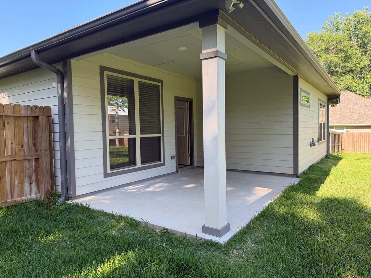 Photo - 11158 Lake Dr W