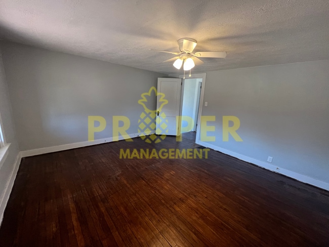 55 Sandhurst Dr
