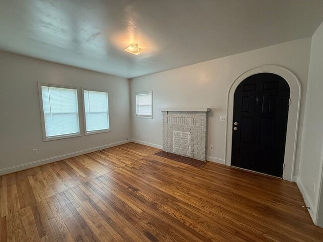 Photo - Three bedroom, 1 bath house in Burlington