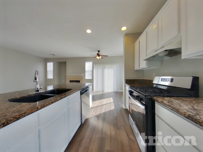 Photo - 1734 W Ave H 1