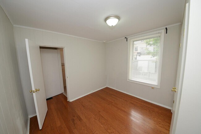 Photo - 128 S Bonsall St