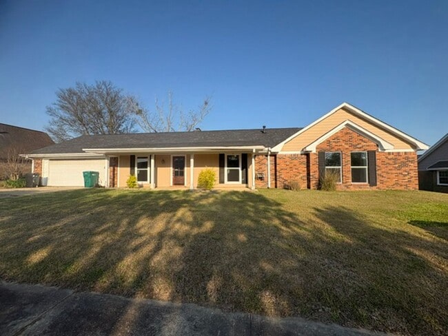 Building Photo - Renovated 4 Bedroom 2 Bath Home for Rent!!