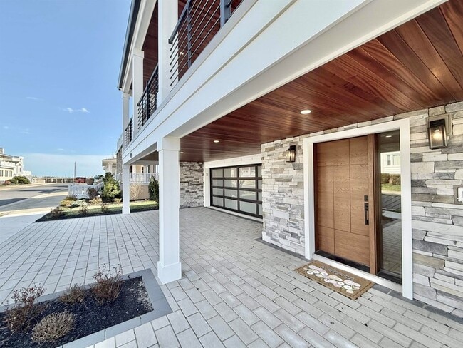 Photo - 100 S Frontenac Ave