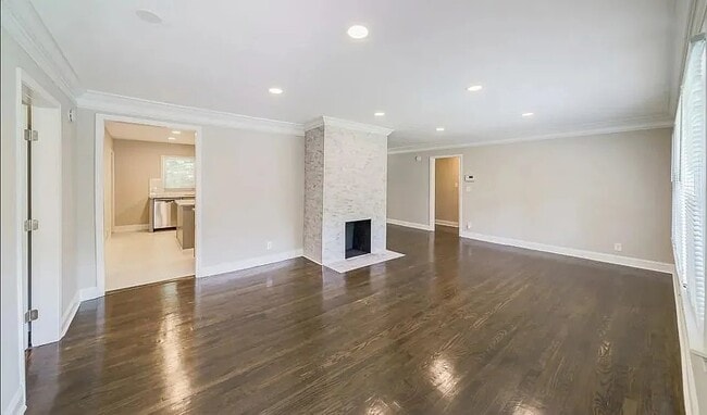 Photo - 254 Richardson Rd NW