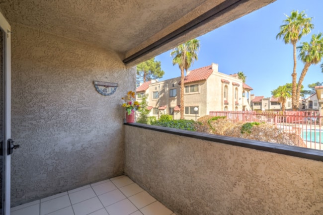 Photo - 1751 E Reno Ave Unidad 109