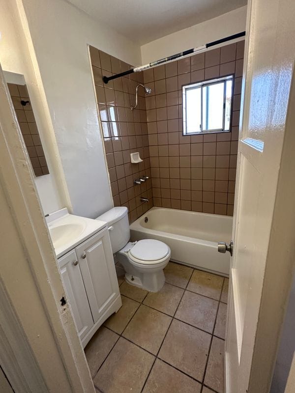 Photo - 934 1/2 West 71st Street