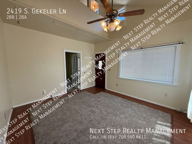 Photo - 2419 S Gekeler Ln