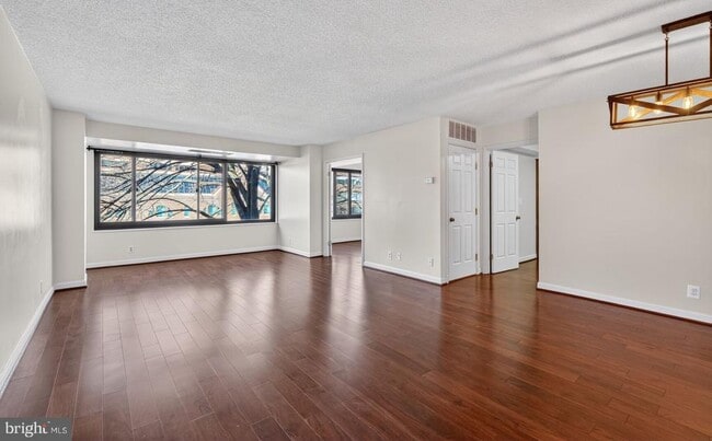 Building Photo - 1077 30th St NW Unit 504