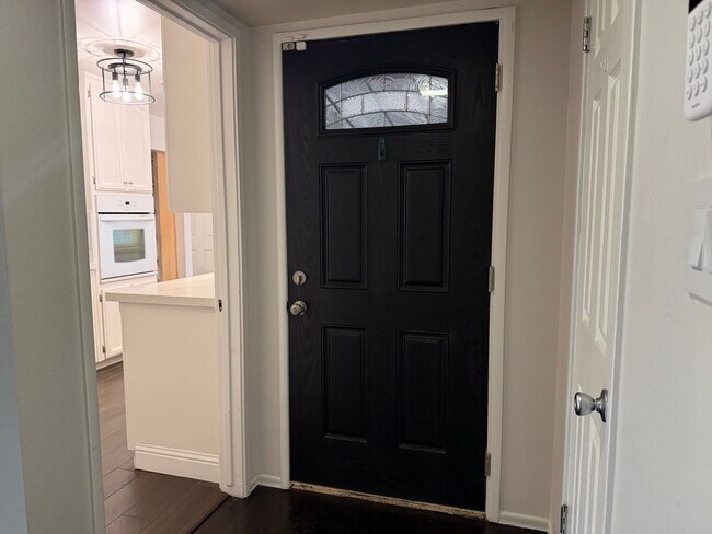 Photo - Adorable 3 bedroom 1.5 bath home garden setting