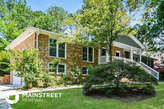 Photo - 2448 Kingsley Dr NE