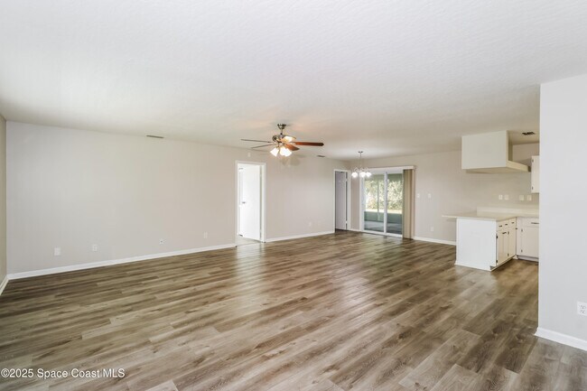 Photo - 1219 Scottish St SW