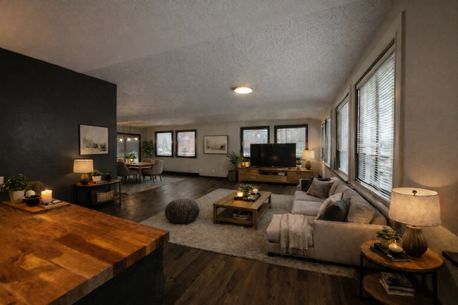 Building Photo - 16 N Broadway St Unit 60