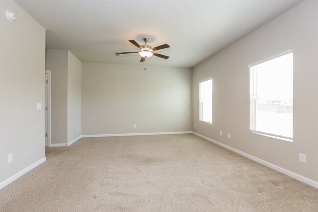 Photo - 2228 Lismore Dr