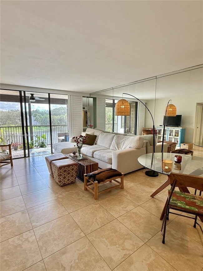 Photo - 3000 NW 42nd Ave Unidad B305