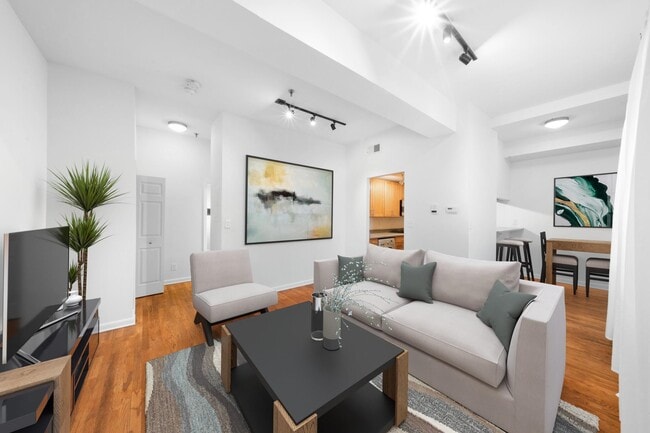 Building Photo - 227 Christopher Columbus Dr Unit 333B Rental