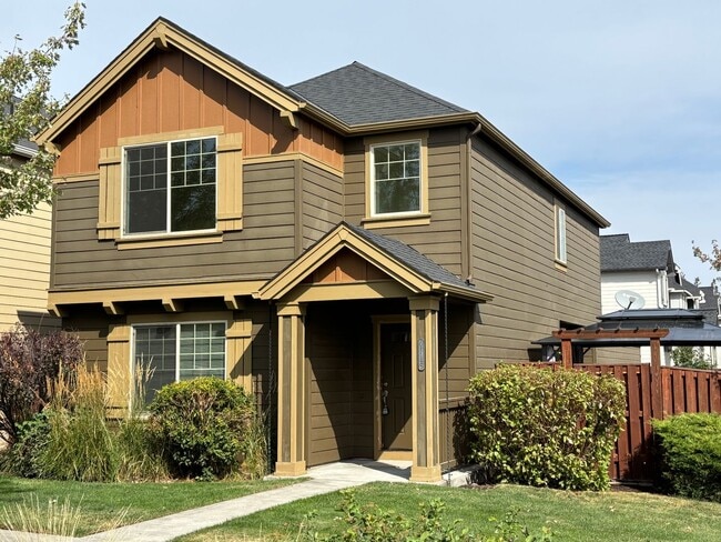 Building Photo - Lovely Corner Lot Home facing Sun Meadow Park