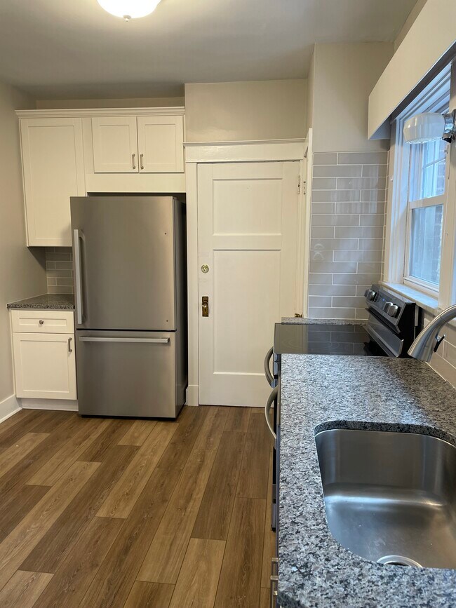 Photo - 1430 Severn St Unit 1430