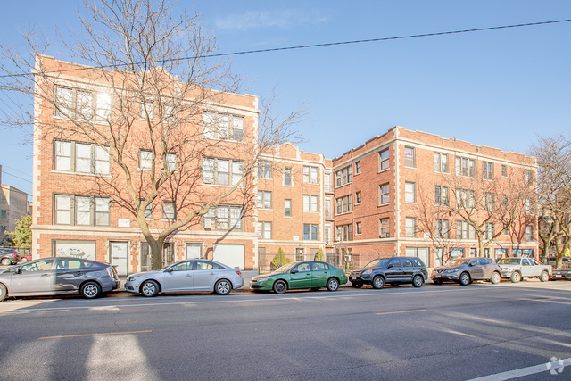 Building Photo - 1608 W Morse Ave Rental