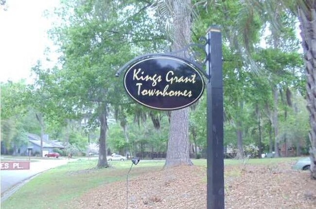 Building Photo - 102 Saint James Pl