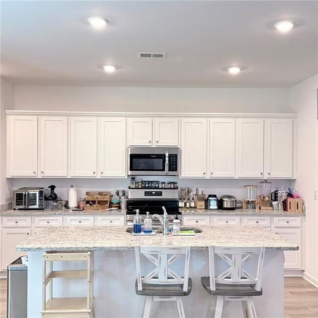 987 Evergreen Rd