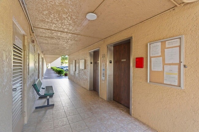 Photo - 4570 NW 18th Ave Unidad 609