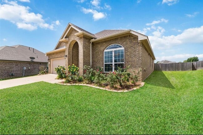 19029 Villa Ln