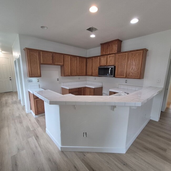 Photo - Single story Elk Grove home, 4 bedrooms, 2 baths; nice floor plan