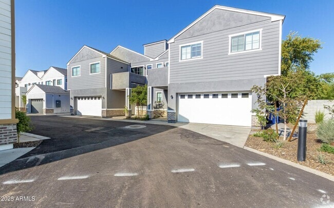 Building Photo - 2604 N 27th St Rental