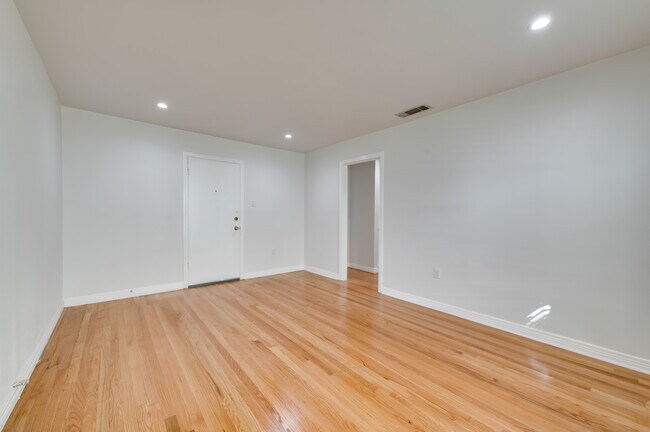 Photo - 4134 Prescott Ave Unit 2