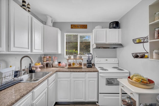 Photo - Lakeview Place