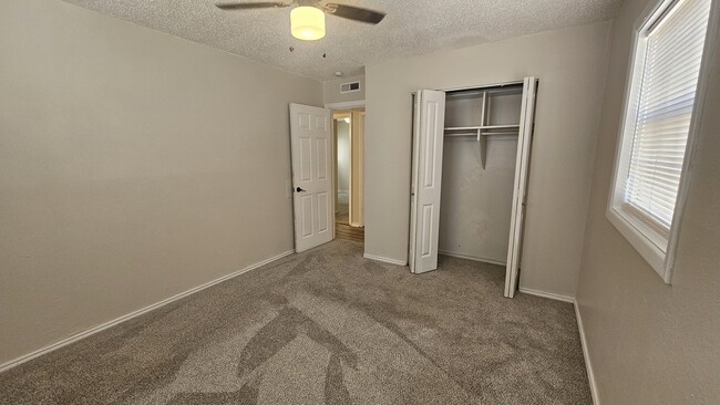 Photo - 1006 S Plains Park Dr