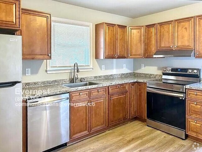Building Photo - 15815 Meridian Ave Rental