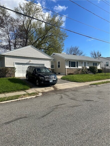 Photo - 151 Chestnut Hill Ave