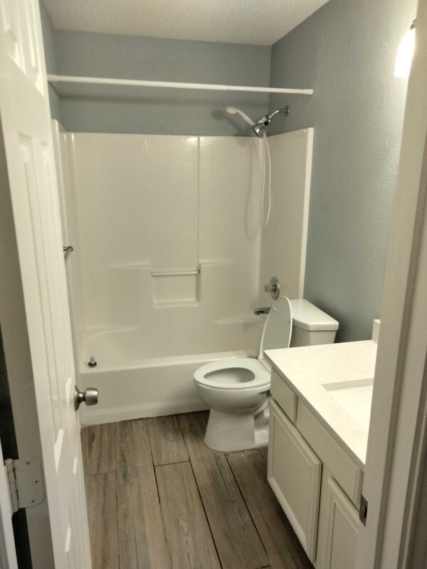 Photo - 565 Primrose Ln