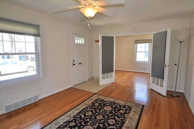 Photo - 906 Sylvan Ave Unit 01