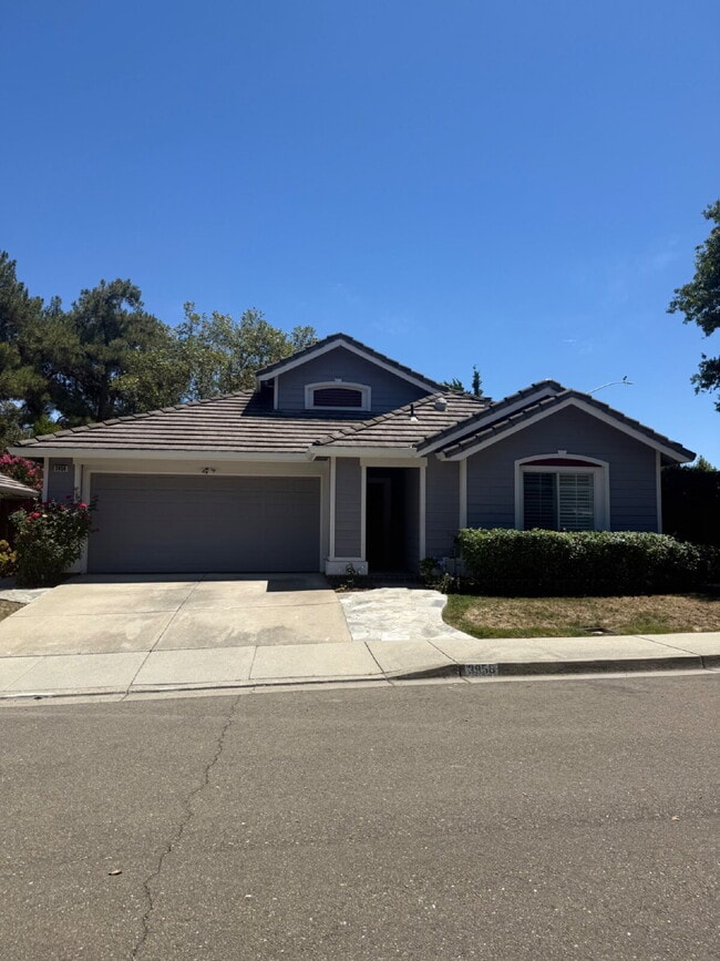 Building Photo - Beautiful 3-Bedroom 2 bathroom in the Heart of Pleasanton!