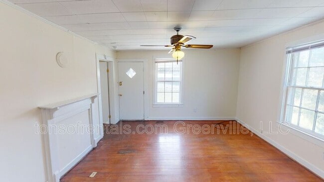 Photo - 359 Carney St