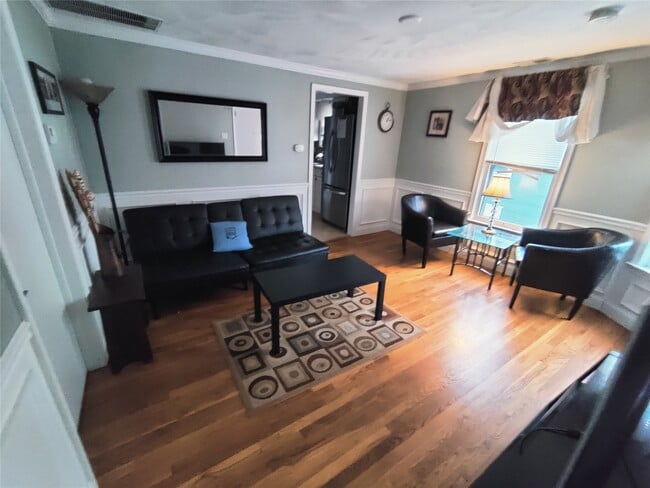 Building Photo - 51 Allen St Unit 1