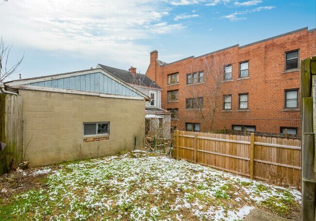 Photo - AVAILABLE MAY 1ST!! STUNNING 3 BEDROOM, MUST SEE!