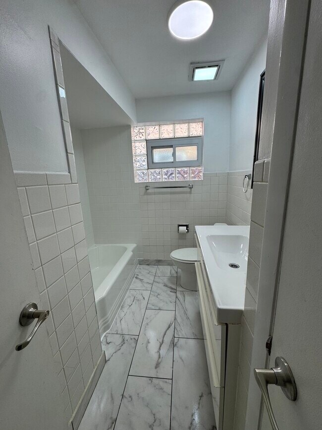 7233 38th Pl Unit 1