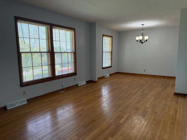 Photo - "Discover Comfort and Space: Charming 3-Bed, 2-Bath Home in Huntsville's Heart - 1808 Sq. Ft. of ...