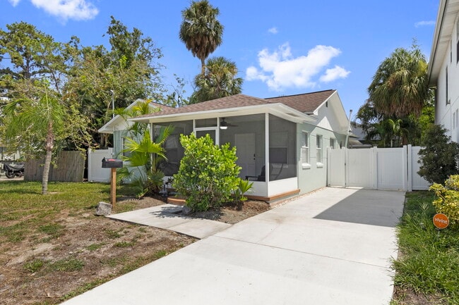 Photo - 1906 W Gray St
