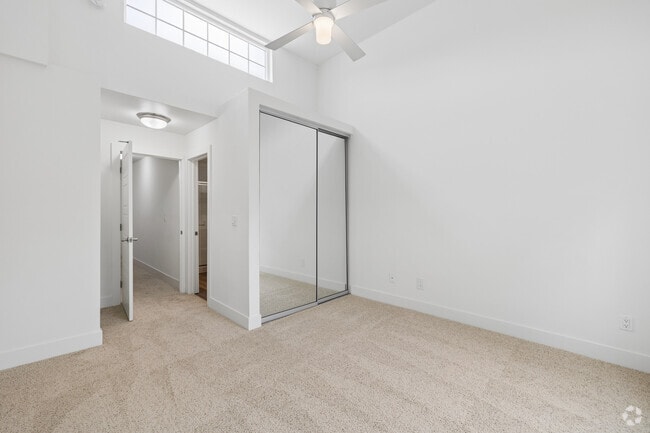 2BR, 2BA - 1096SF - Primary Bedroom