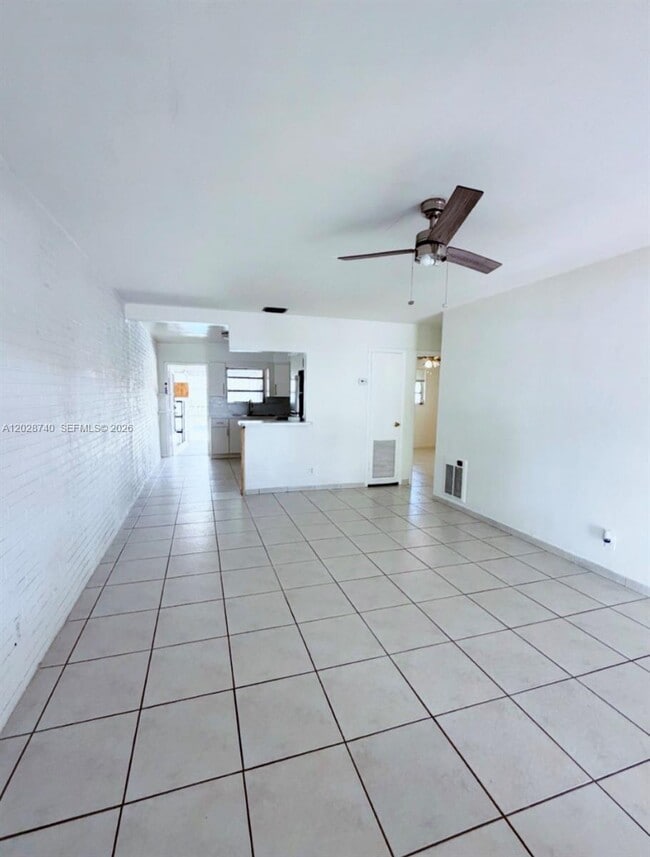 1077 SW 2nd St Unit 2